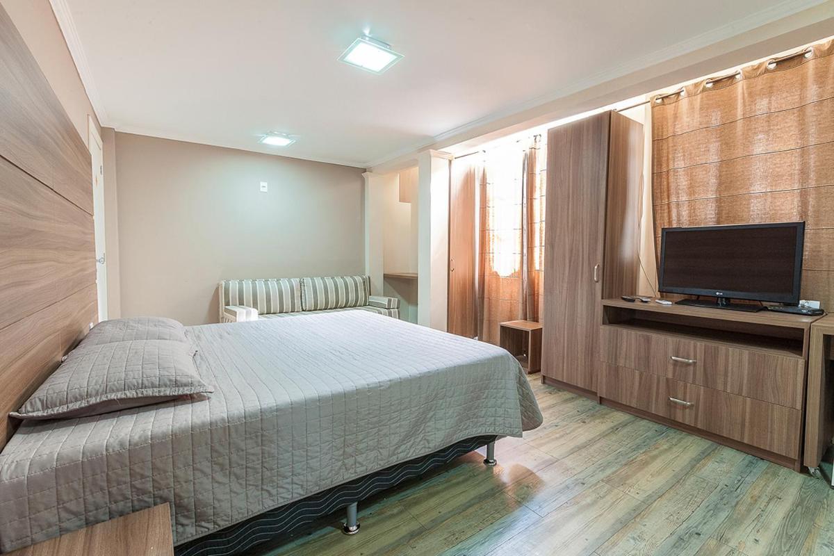 Hotel Goncalves- Proximo A Santa Casa De Porto Alegre Kültér fotó