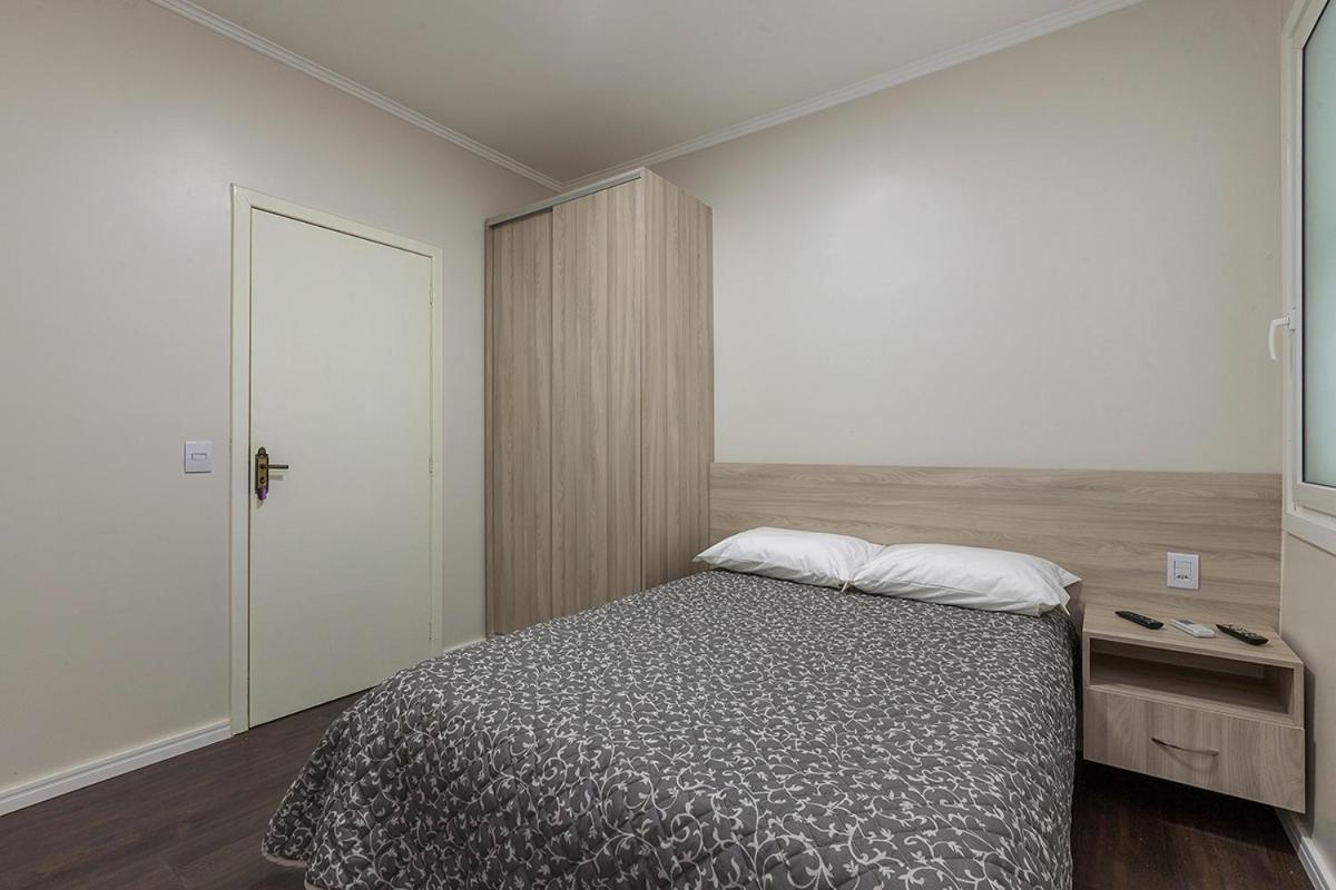 Hotel Goncalves- Proximo A Santa Casa De Porto Alegre Kültér fotó