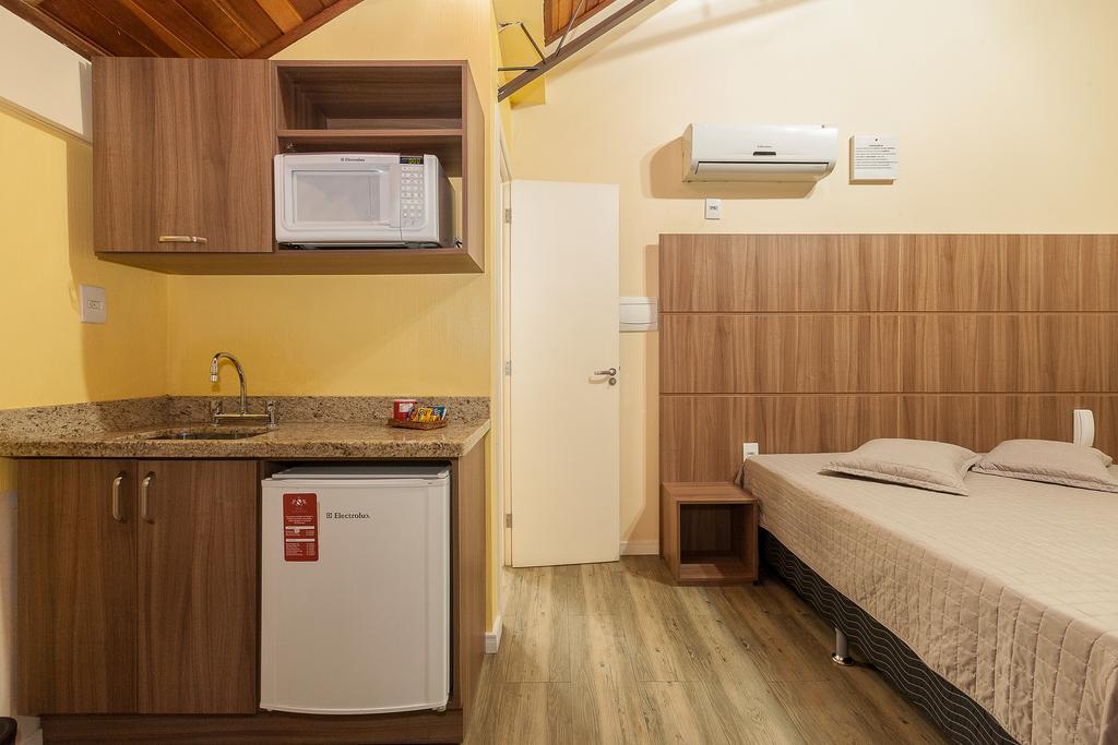 Hotel Goncalves- Proximo A Santa Casa De Porto Alegre Kültér fotó