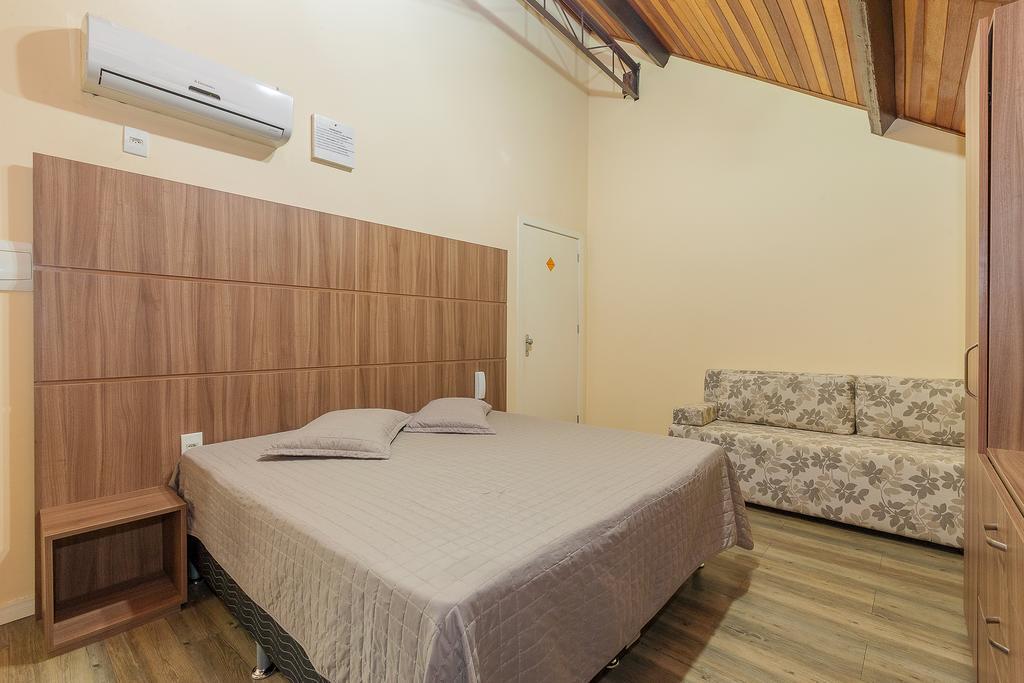 Hotel Goncalves- Proximo A Santa Casa De Porto Alegre Kültér fotó