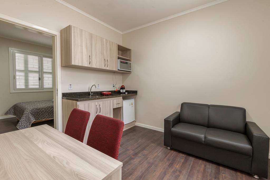 Hotel Goncalves- Proximo A Santa Casa De Porto Alegre Kültér fotó