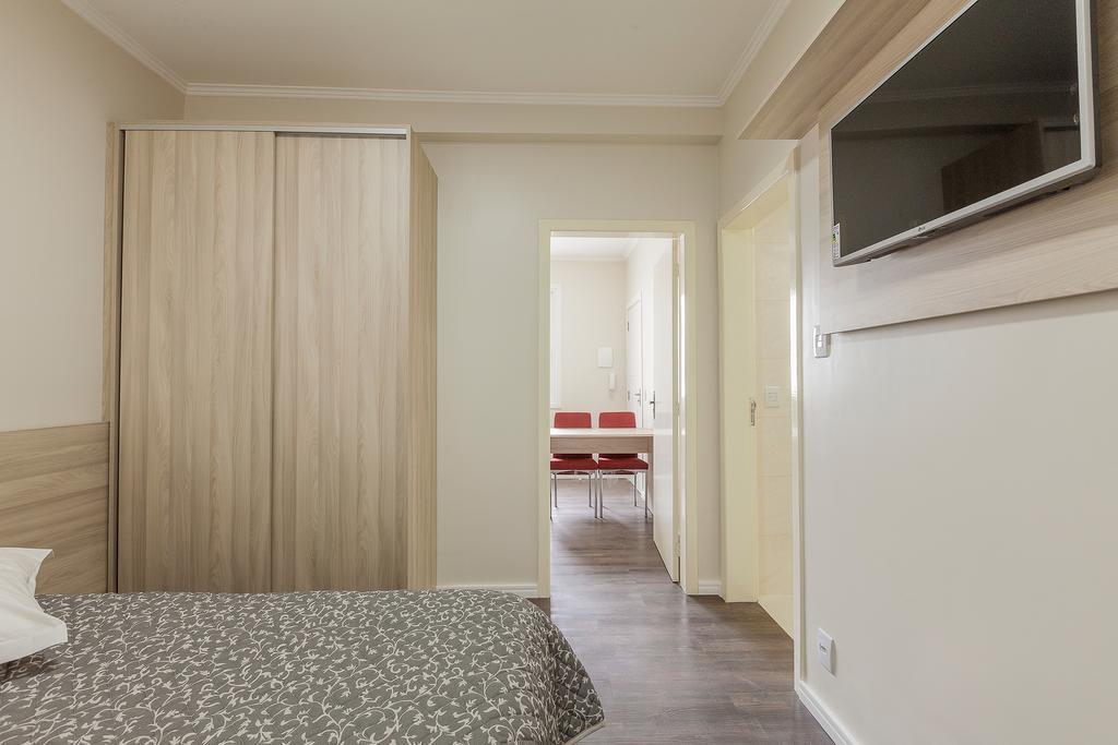 Hotel Goncalves- Proximo A Santa Casa De Porto Alegre Kültér fotó