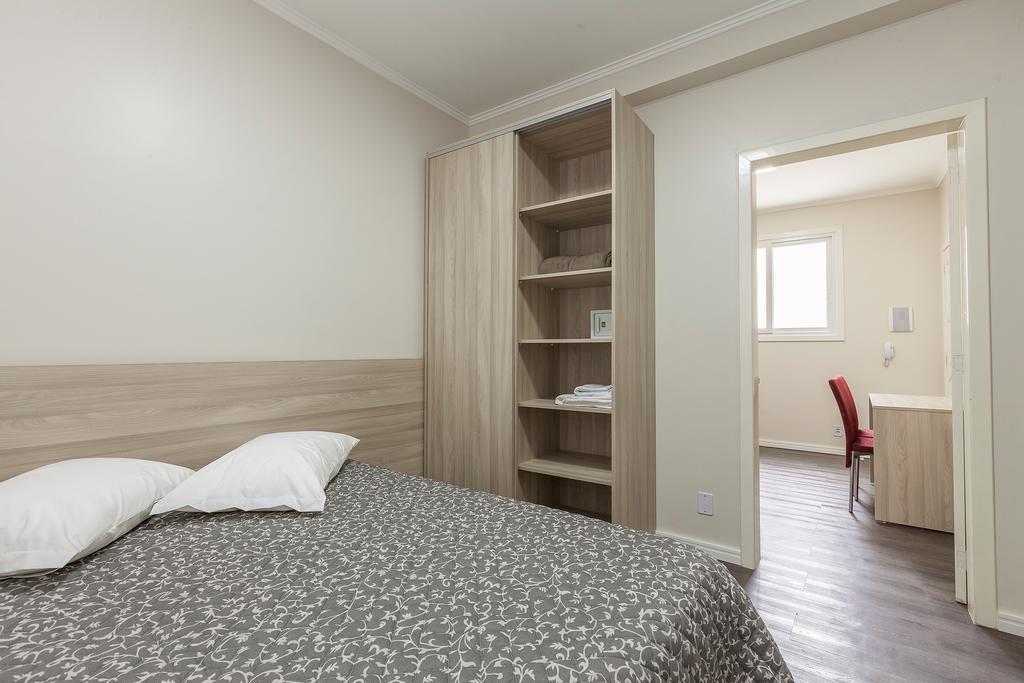 Hotel Goncalves- Proximo A Santa Casa De Porto Alegre Kültér fotó