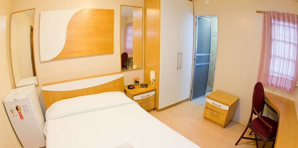 Hotel Goncalves- Proximo A Santa Casa De Porto Alegre Kültér fotó