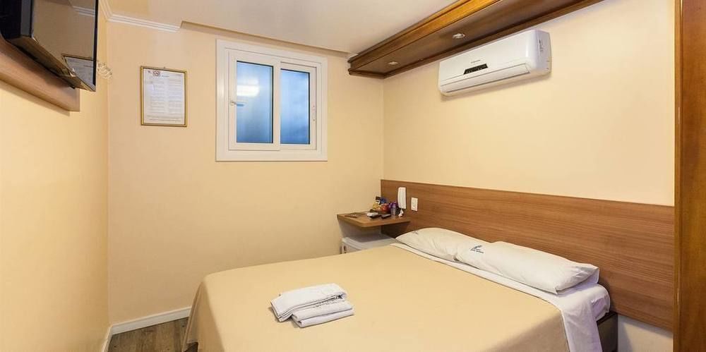 Hotel Goncalves- Proximo A Santa Casa De Porto Alegre Kültér fotó