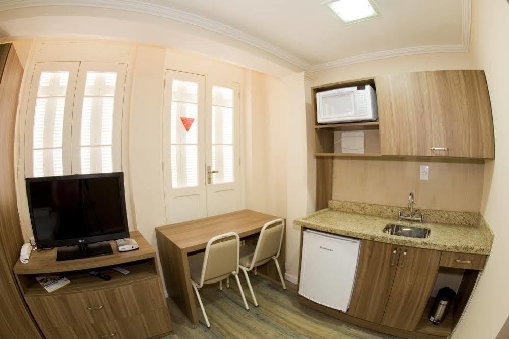 Hotel Goncalves- Proximo A Santa Casa De Porto Alegre Kültér fotó