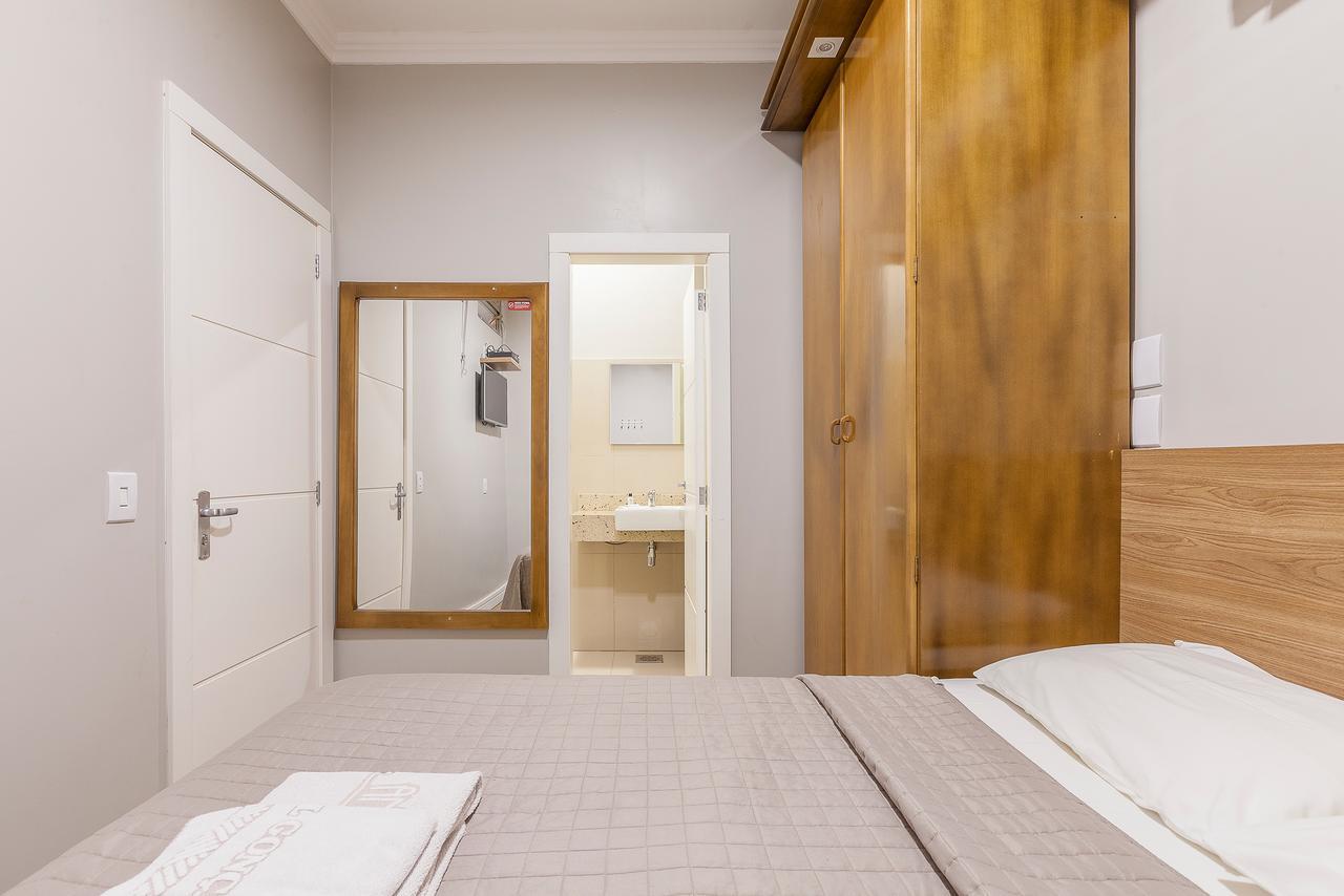 Hotel Goncalves- Proximo A Santa Casa De Porto Alegre Kültér fotó